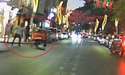 Taşkınlık yapan alkollü kişiye yumruklu müdahale kamerada!