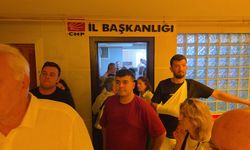 Samsun CHP'de sular durulmuyor: Eski yönetim binayı terk etti