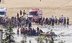 Akıntıya kapılan çocukları kurtarırken kendisi boğuldu