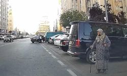 Park yeri savaşını bastonlu yaşlı kadın kazandı!