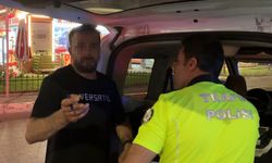 Tescilli alkollü sürücünün yakınları polise saldırdı: 12 gözaltı