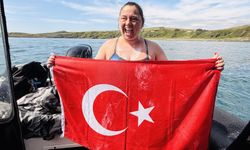 Kuzey Kanalı'nı geçen 3. Türk kadın sporcusu oldu