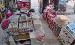 Kargo aracının altında kalan 4 yaşındaki çocuk emekleyerek çıktı! O anlar kamerada