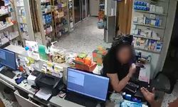 Eczaneyi soyup, eczacıyı darp etti