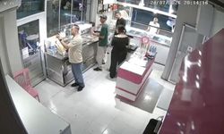 Dondurmacıda inanılmaz saldırı: Önce telefona el salladı, sonra tetiğe bastı!