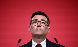 İngiltere'nin yeni başbakanı Andy Burnham kimdir? Andy Burnham hangi görevlerde bulundu?