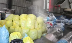 Poşet poşet götürdüler, kapıdan geri döndüler: Bu şişeler para etmiyormuş!