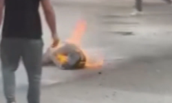 "Araç camlarını silme" uyarısının ardından üzerine benzin döküp kendini yaktı
