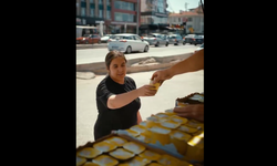 Etimesgut'ta yaz sıcaklarına serin dokunuş! Belediyeden limonata ikramı