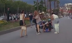 Yaya geçidinde korkunç anlar! Araçların yol verdiği çocuğa motosiklet çarptı