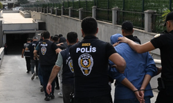 Mersin merkezli 11 ilde yasa dışı bahis operasyonu! 67 şüpheli yakalandı