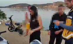 Turist kadın ölümle burun buruna geldi! Kaçabilmek için hareket halindeki motosikletten atladı