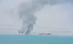 Hürmüz Boğazı'nda alarm! Tankerin yakınında peş peşe patlama sesleri