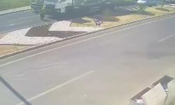 Yolun karşısına geçmek istedi, beton mikserinin altında kaldı: Kaza anı kamerada