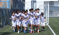 Düdük çaldı, heyecan başladı! Sincan'da geleceğin futbol yıldızları sahaya çıktı