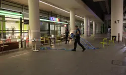İzmir Adnan Menderes Havalimanı'nda bıçaklı saldırı: 1 komiser ve 3 polis yaralandı