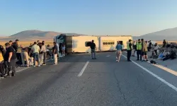 Kütahya'da yolcu otobüsü devrildi: Çok sayıda yaralı var!