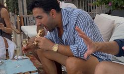 Ünlü cerrahtan Bodrum paylaşımı! 6 bin TL'lik lahmacun ve şampanya gündem oldu