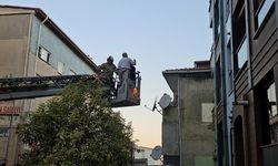 İstanbul'da beş katlı bina yangını korkuttu
