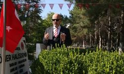 Zekai Aksakallı’dan Şehit Ömer Halisdemir’in kabrine anlamlı ziyaret!
