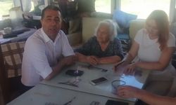 YENİ Parti'nin en dikkat çeken üyesi! 99 yaşındaki Müzeyyen teyze