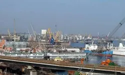 Rusya, Ukrayna ordusunun kullandığı kritik limanı vurdu!