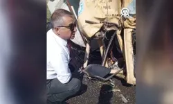 Kayseri’de yürek ısıtan anlar! Kazada araçta sıkışan şoförü çocukluk arkadaşı olan başkan teselli etti