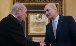 Bahçeli'den Kurtulmuş'a anlamlı hediye