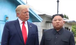 Trump'tan Kim Jong Un paylaşımı: "Bu bakışa aldanmayın..."