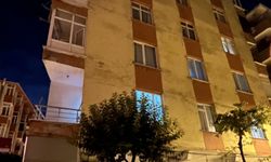 Güngören'de balkonu çöken 5 katlı bina tahliye edildi
