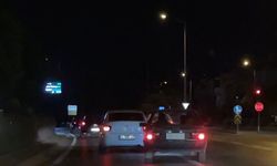 Trafikte makas atan otomobil korkuttu: Araçtaki 4 kişi kameraya yansıdı
