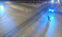 Ölümle sonuçlanan feci kaza kamerada! Otomobil ile çarpışan 14 yaşındaki motosikletli metrelerce savruldu