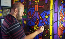 Duvarları tuval, evi sanat galerisi oldu! Muhammed’in yarım kalan hayali