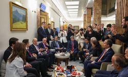 Meclis Başkanı Kurtulmuş'tan teklif görüşmeleri sırasında kritik kulis ziyareti