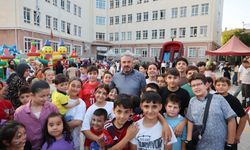 Pursaklar’da çocukların yüzü güldü! Şenlik mahalle mahalle yayıldı