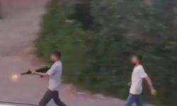 Evden uzun namlulularla çıkarak husumetlilerine kurşun yağdırdılar!