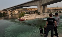 Fırat nehri kenarında piknik yaparken mahsur kaldılar!