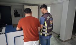 Motosikletli kuryeye önce tokat attı sonra tehdit etti! Fatih'te yol verme kavgası kamerada