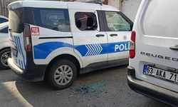 Şanlıurfa’da bıçaklı şüpheli polis aracının camını kırıp ekiplere saldırdı