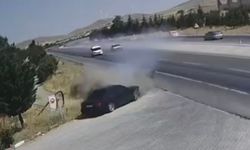 Konya’da feci kaza: Yola savrulan parçadan kaçarken karşı şeride uçtu, 2 kişi öldü