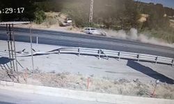 Kontrolden çıkan otomobil şarampole devrildi!