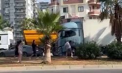 Korku dolu anlar! Taşla saldırdığı TIR şoförü, otomobile çarpıp kaçtı