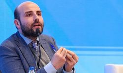 Uzman isim sosyal medya düzenlemelerinin gençlere etkisini açıkladı