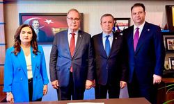 CHP Grup yönetimi Çerçeve Kanun Teklifi’ni imzaladı