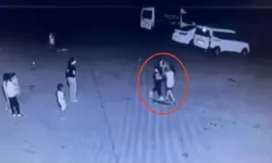 Site bahçesinde 11 yaşındaki çocuğa saldırı! O anlar güvenlik kamerasında