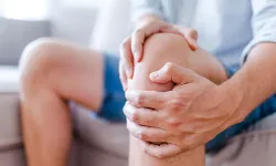 Diz kireçlenmesinde ameliyat şart mı? Uzmandan dikkat çeken açıklama!