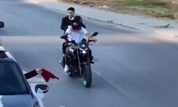 İstanbul’da düğün konvoyunda motosiklet şovu: Yere düştü, hiçbir şey olmamış gibi ayağa kalktı