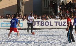 Pascal Nouma bile şaşırdı! Dünyada bir ilk! Türkiye'de sadece bu şehirde: Tuz saha üzerinde futbol maçı