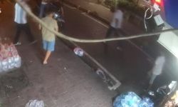 Kavga ettiği midyecinin kardeşini bıçakladı! O anlar kamerada