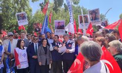Hürriyetçi Eğitim Sen'den Çerçeve Yasa’ya Meclis önünde tepki: “Terör bitsin; terörist ödüllendirilmesin!”